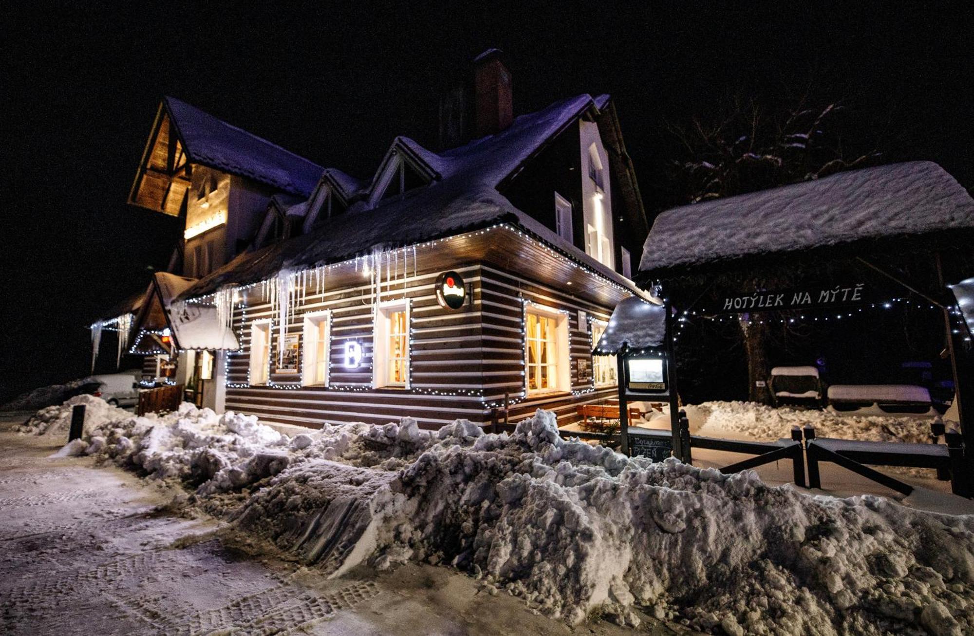 Hotel Hotylek Na Myte Harrachov Exterior foto