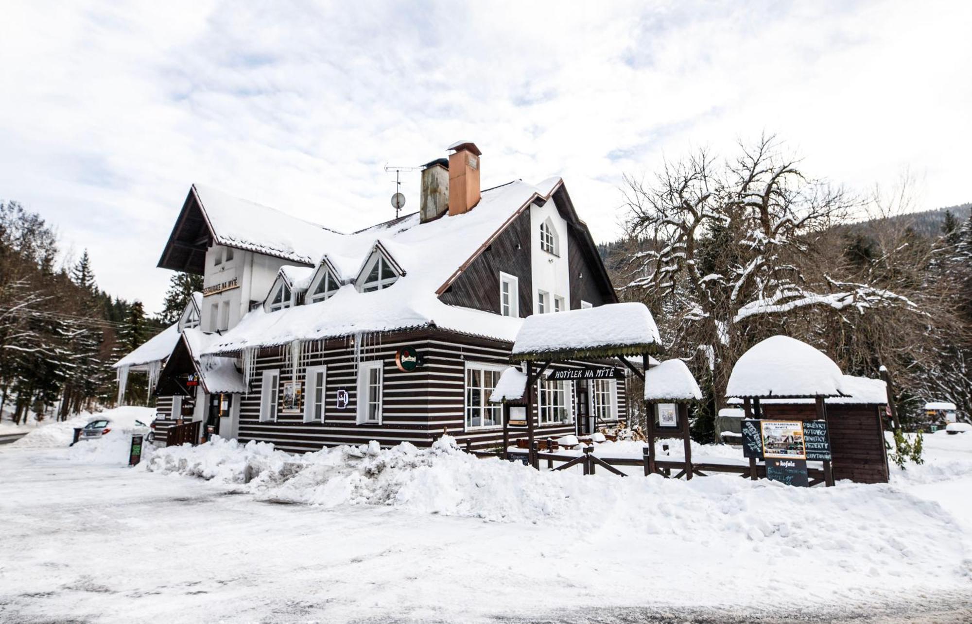 Hotel Hotylek Na Myte Harrachov Exterior foto